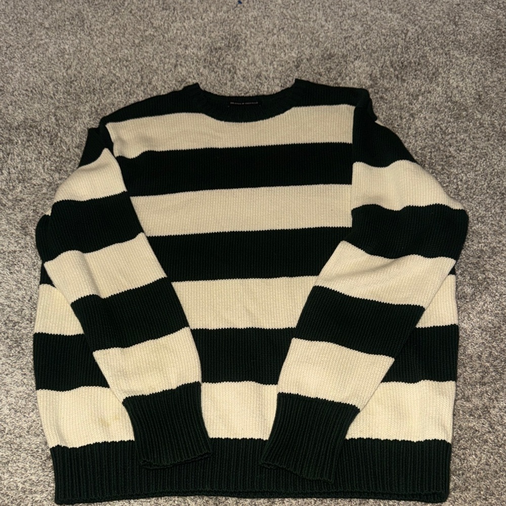 Brandy Melville Green and Cream Striped Crewneck Sweater